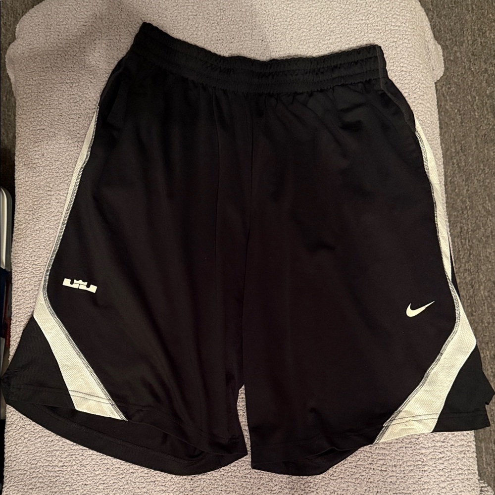 Nike Men's Black and White Athletic Shorts